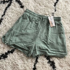 Pink lily sage draw string shorts size medium new with tags